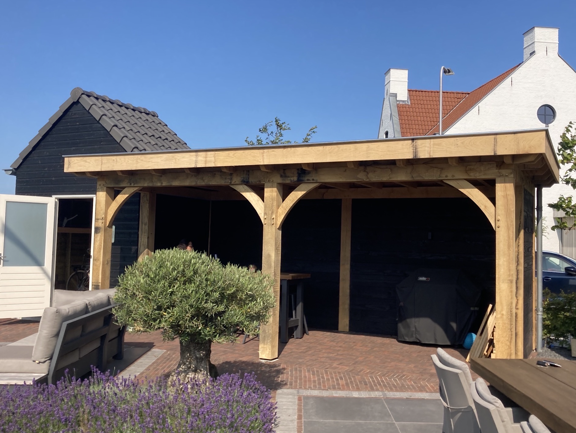 Exclusieve eikenhouten tuinkamer met hoogwaardige afwerking
