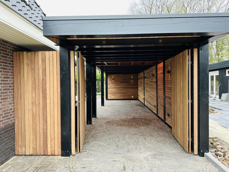 Dubbele Ipé Inrijpoort op Oprit