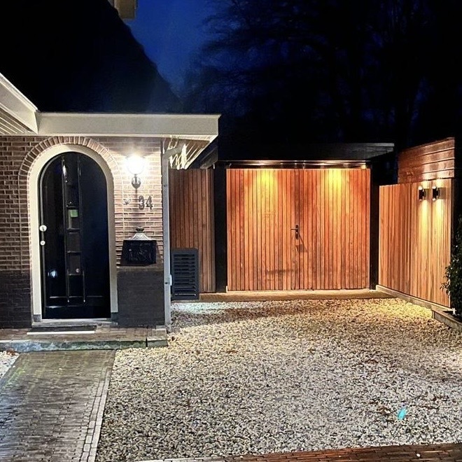 Luxe Dubbele Ipé Poort in Tuin