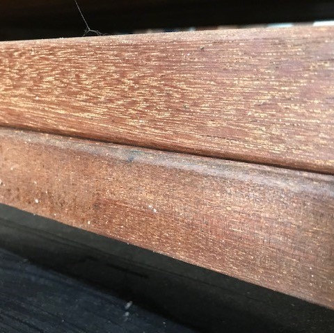 Vlak geschaafde Angelim Vermelho hardhouten onderligger van 4.5 bij 9.0 cm voor vlonderconstructies