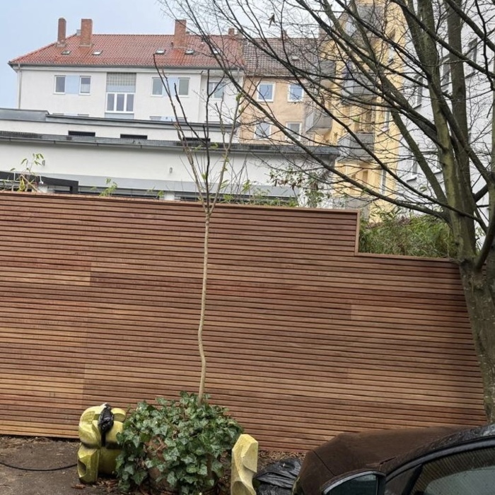 Trippe planken schutting van ipe hout