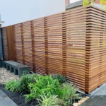Luxe Ipe Lamellen Schutting | Balkjes schutting met Hoek | Bijpassende Poort