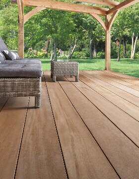 Luxury Ipe decking in contemporary garden Luxury Ipe decking in contemporary garden with hidden fixing system