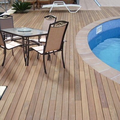 Ipe decking around swimming pool Luxury swimming pool surrounded by premium Ipe decking