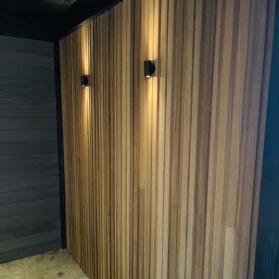 Moderne schutting ipe lamellen | Strakke luxe schutting in barcode model