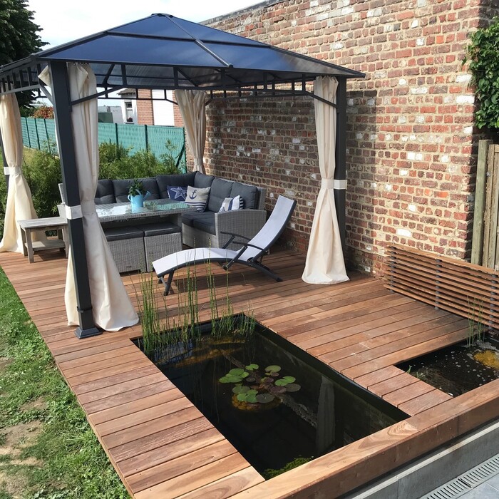 Luxury Ip&eacute; hardwood fencing system including posts, boards and hidden fixings